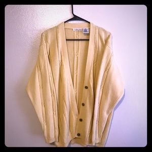 Light-Yellow Cozy Sweater 💛